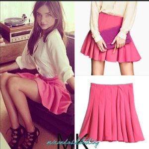 Pleated pink skirt